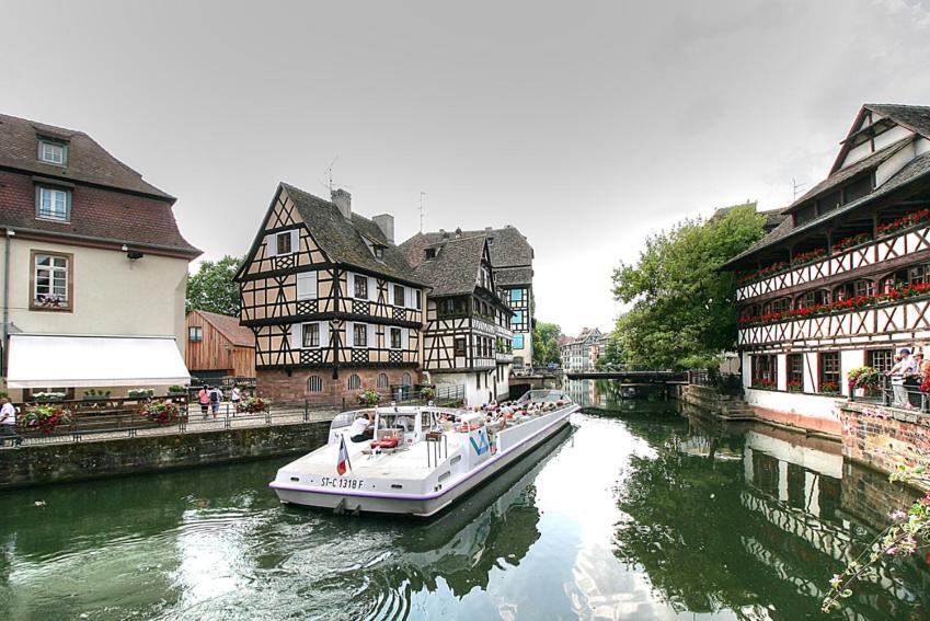 Appartement Le Bain Aux Plantes Strasbourg Eksteriør billede