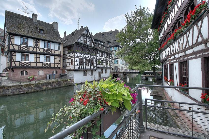 Appartement Le Bain Aux Plantes Strasbourg Eksteriør billede